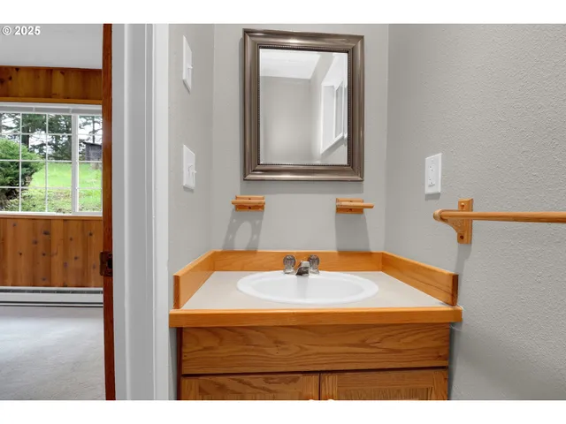 $525,000 | 29652 Lusk Road, Eugene, OR 97405