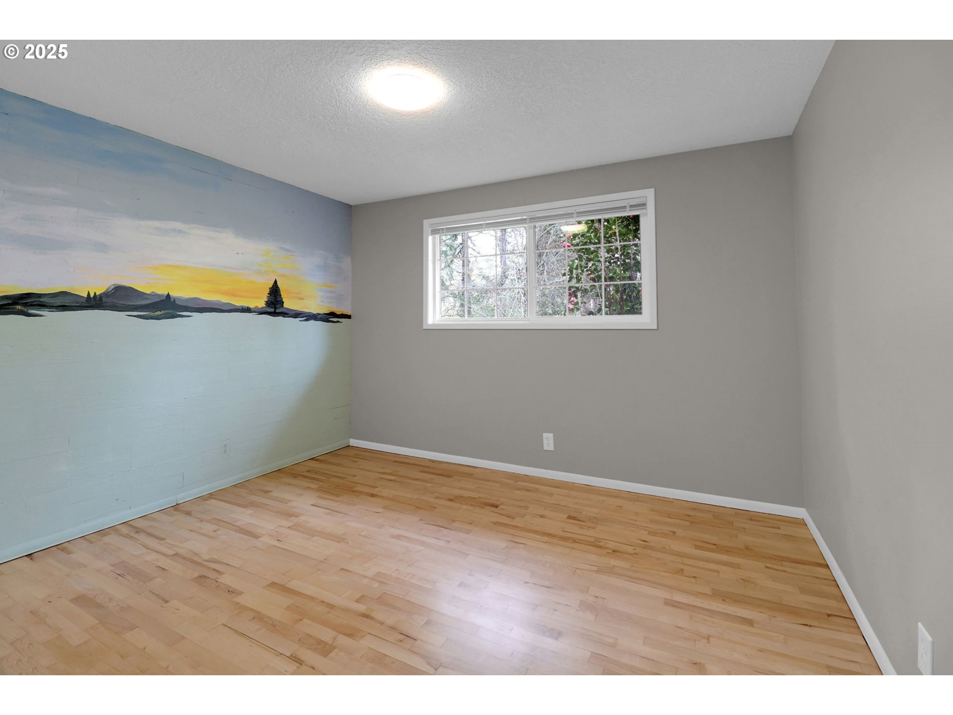 29652 Lusk Road Eugene, OR 97405 - Photo 37 of 44 Bedroom