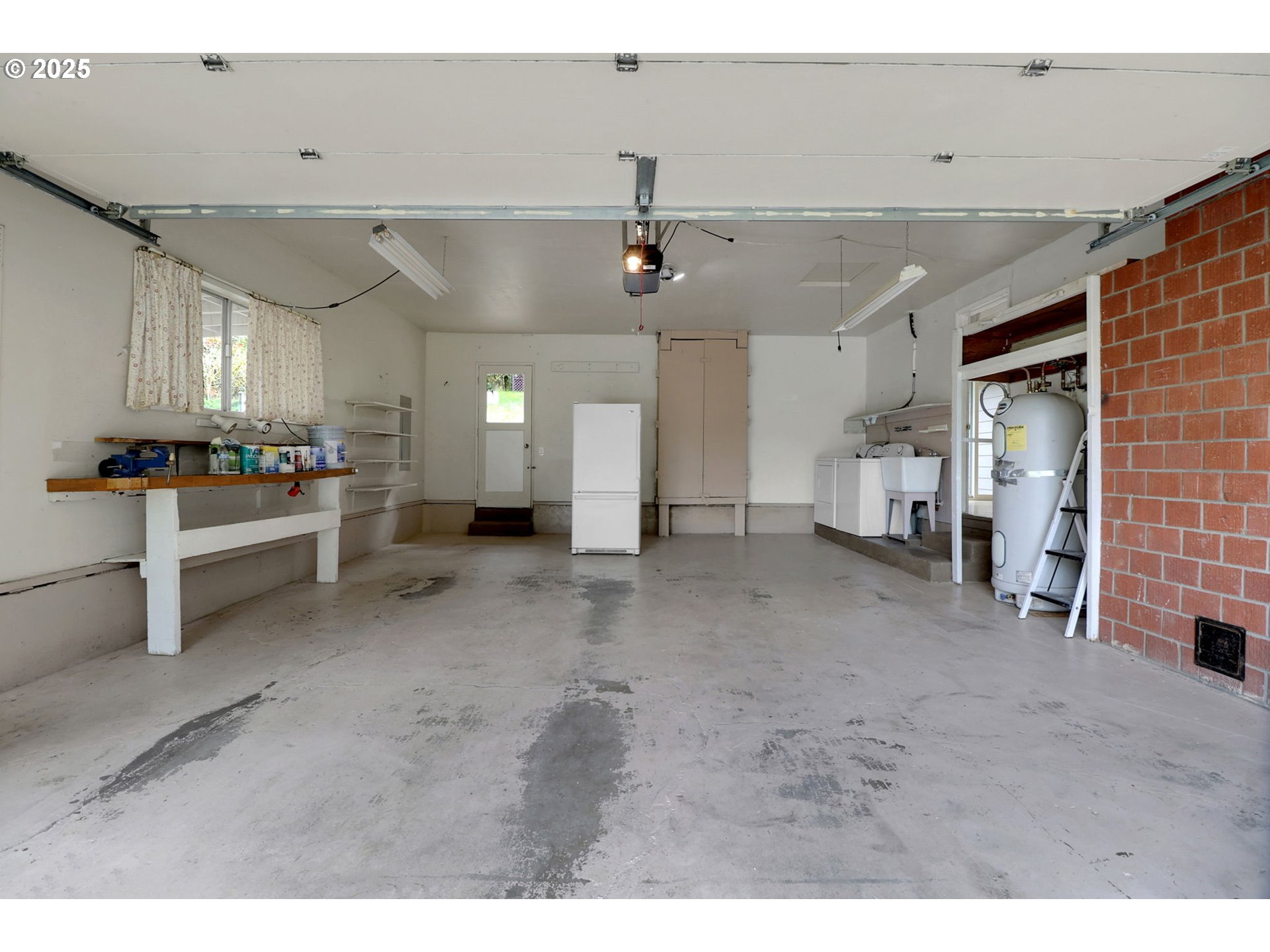 29652 Lusk Road Eugene, OR 97405 - Photo 44 of 44 Garage