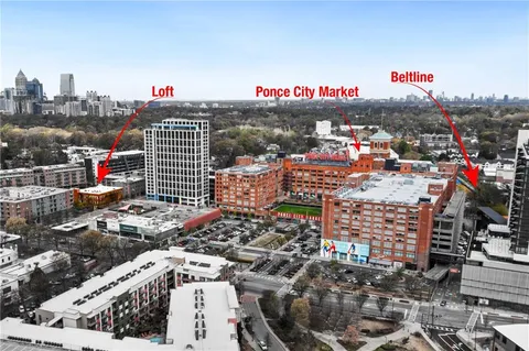 a view of entryway front of house