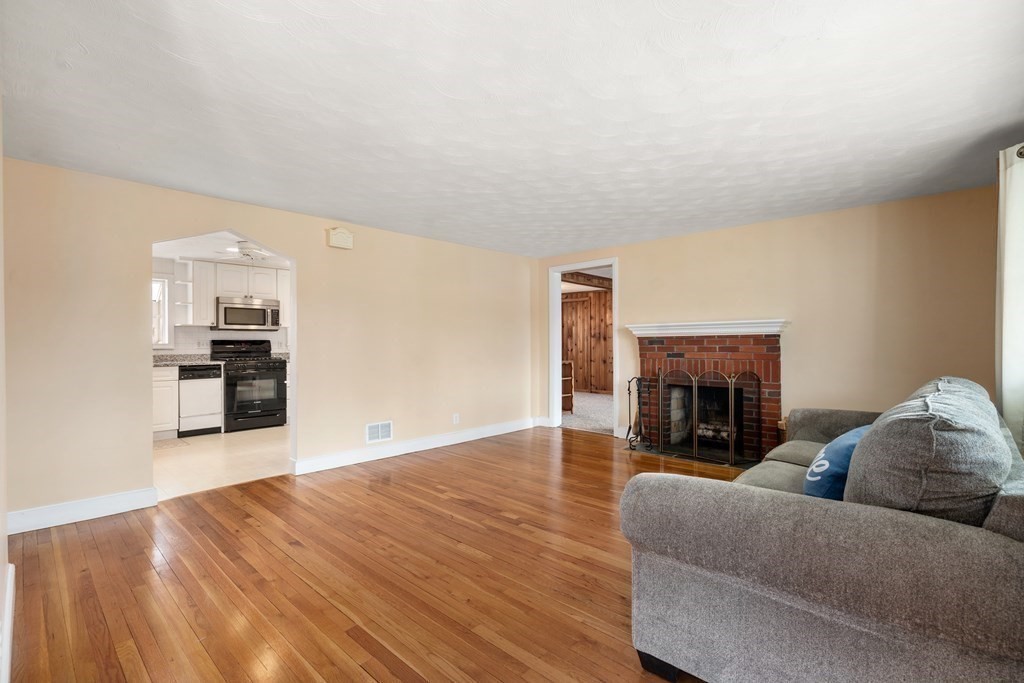 17 Webb Road Sharon, MA 02067 - Photo 5 of 26 Gallery Image 5