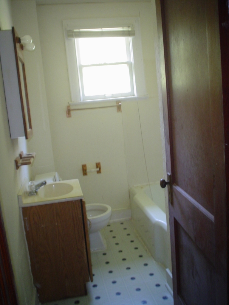 3920 Welcome Valley Road Southeast Roanoke, VA 24014 - Photo 4 of 17 bath