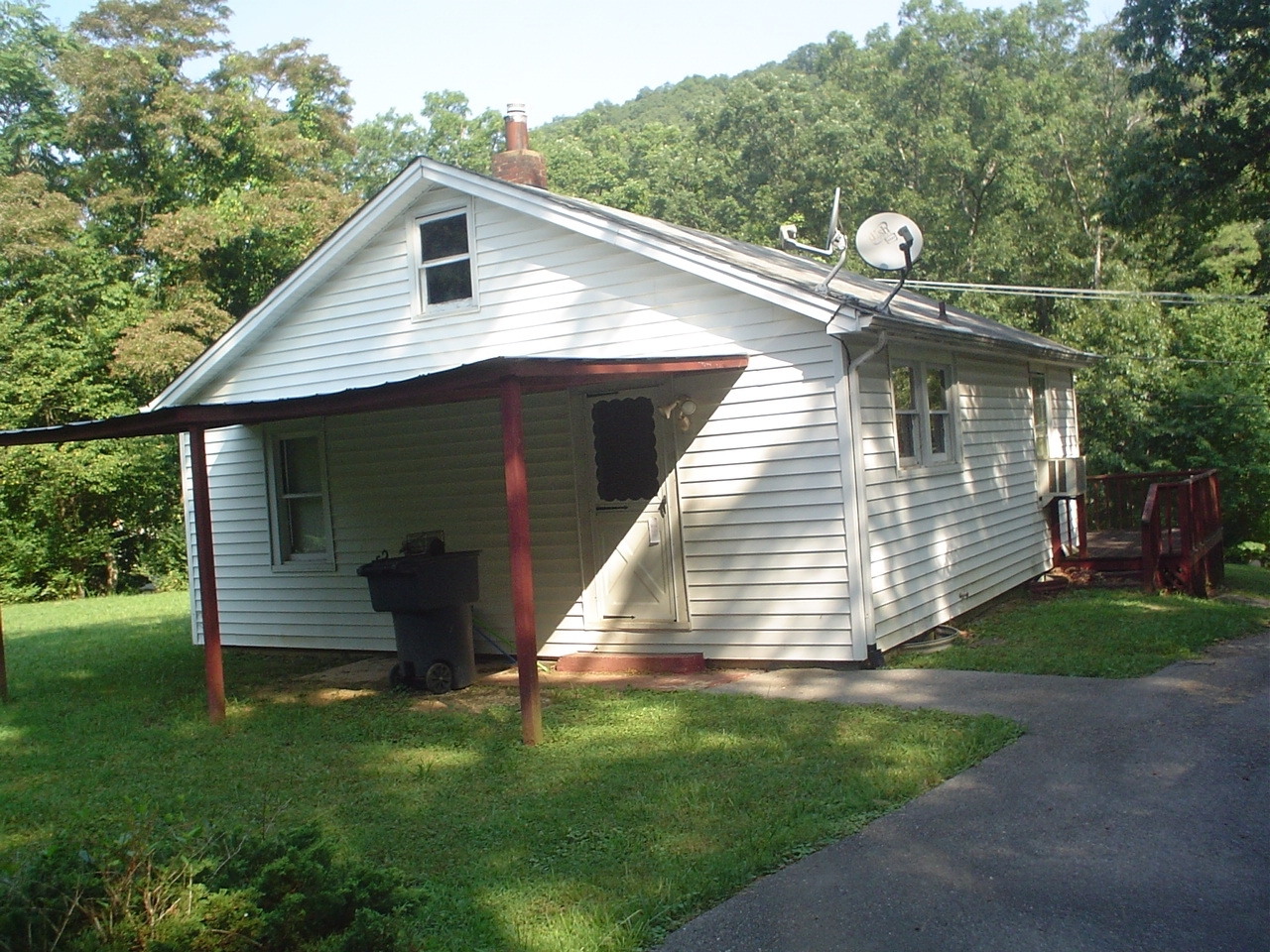 3920 Welcome Valley Road Southeast Roanoke, VA 24014 - Photo 8 of 17 side