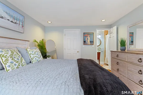 $695,000 | 5 Iris Lane, Redding, CT 06896