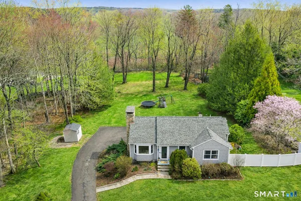 $695,000 | 5 Iris Lane, Redding, CT 06896