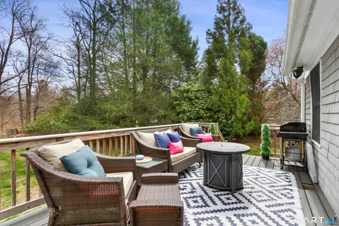 $695,000 | 5 Iris Lane, Redding, CT 06896