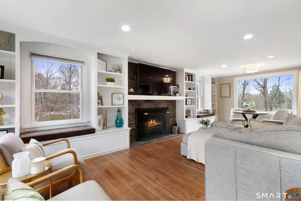 $695,000 | 5 Iris Lane, Redding, CT 06896