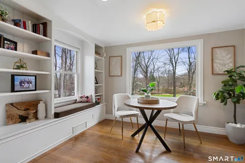 $695,000 | 5 Iris Lane, Redding, CT 06896