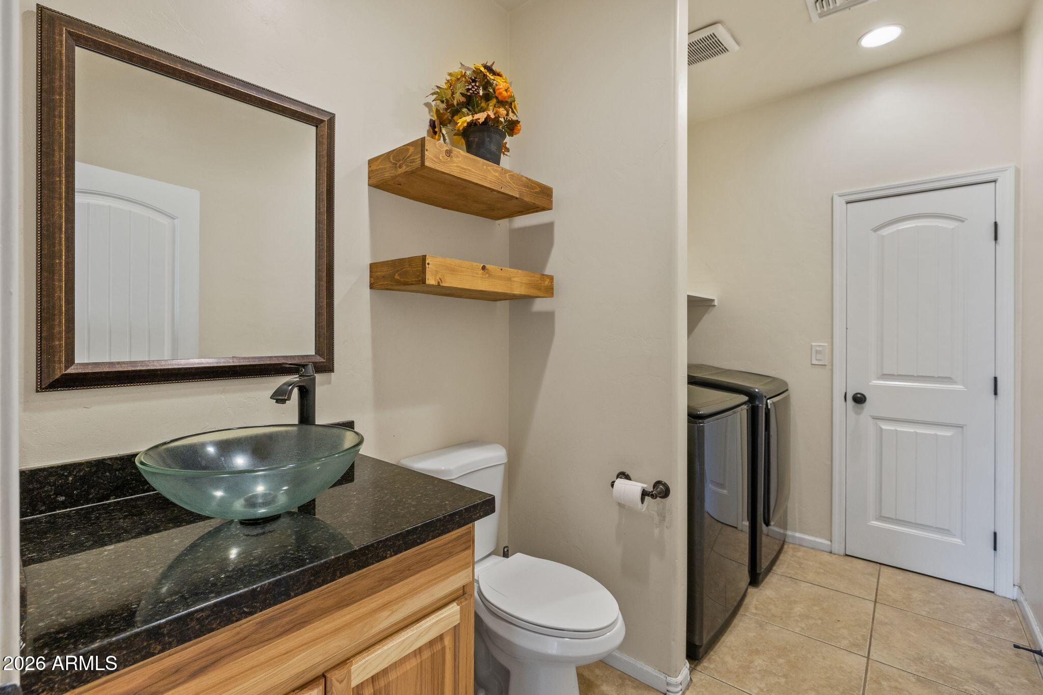 10930 South Banjo Way Mayer, AZ 86333 - Photo 14 of 30 Bathroom #2