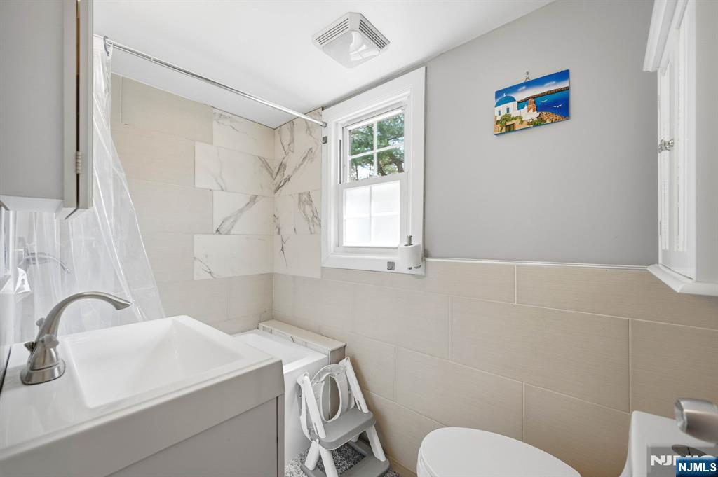 6 Timberwood Lane Oak Ridge, NJ 07438 - Photo 32 of 44