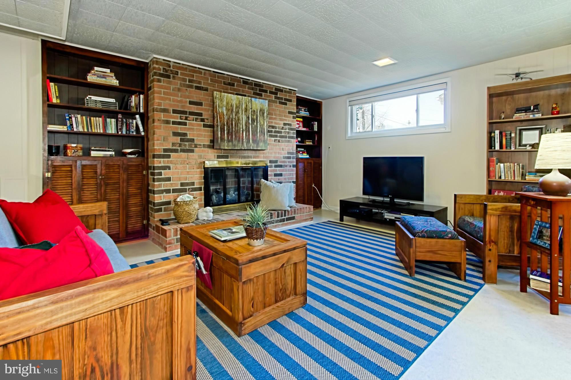 8118 Carrick Lane Springfield, VA 22151 - Photo 14 of 16 Family Room