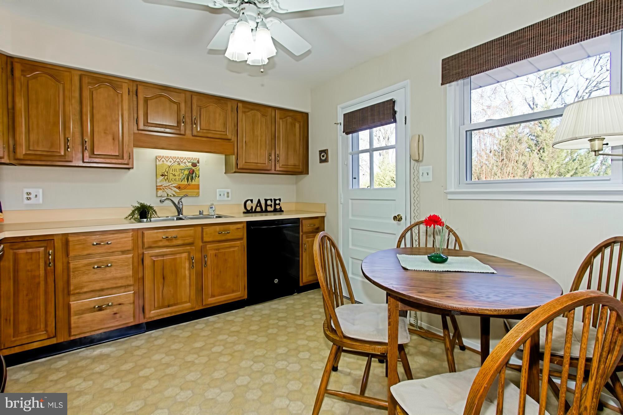 8118 Carrick Lane Springfield, VA 22151 - Photo 7 of 16 Kitchen