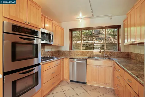 $999,000 | 5716 Merriewood Drive, Oakland, CA 94611