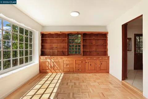 $999,000 | 5716 Merriewood Drive, Oakland, CA 94611