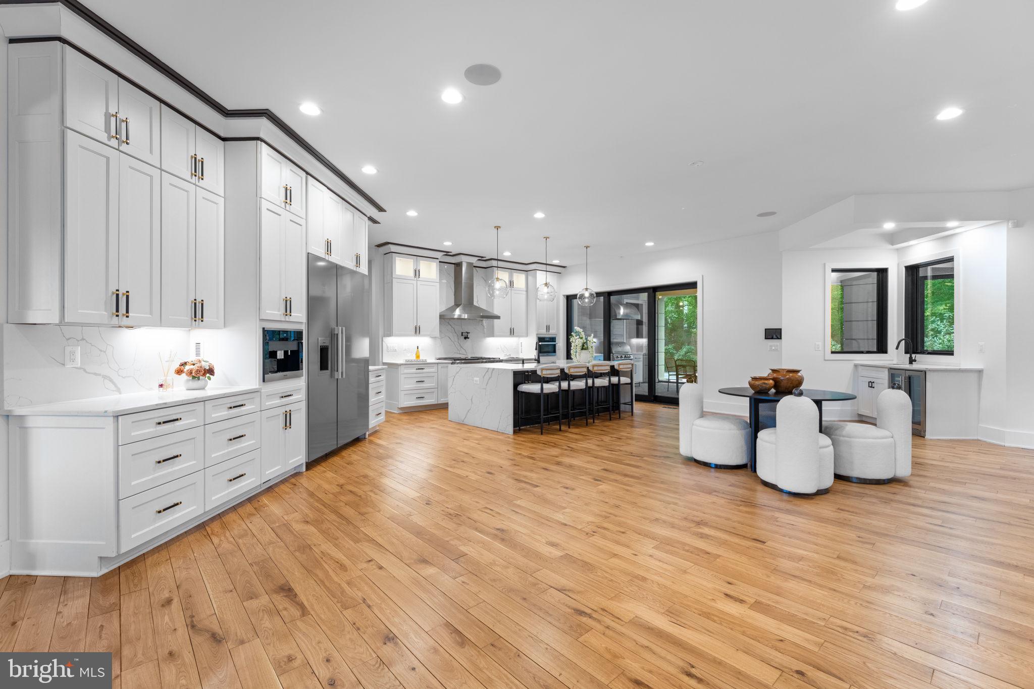 608 Walker Road Great Falls, VA 22066 - Photo 13 of 102