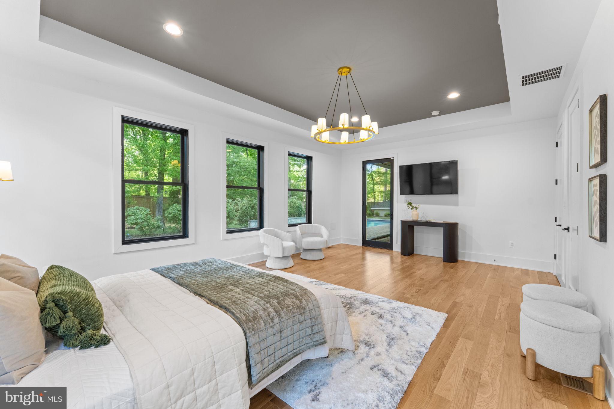 608 Walker Road Great Falls, VA 22066 - Photo 14 of 102 1st Floor Primary