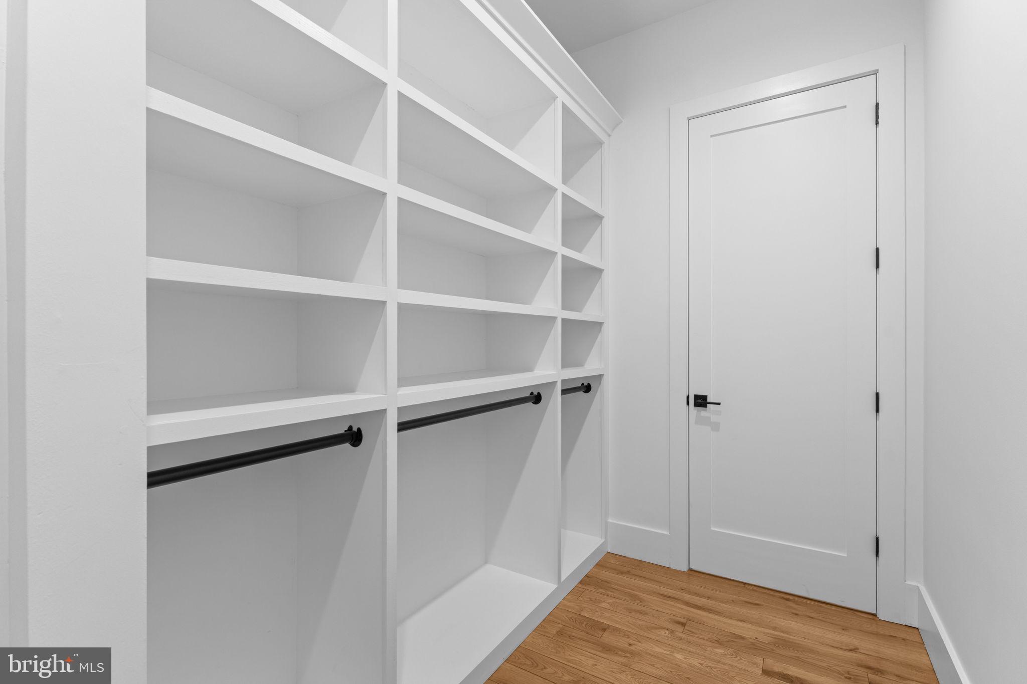 608 Walker Road Great Falls, VA 22066 - Photo 18 of 102