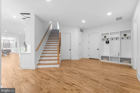 $3,900,000 | 608 Walker Road, Great Falls, VA 22066
