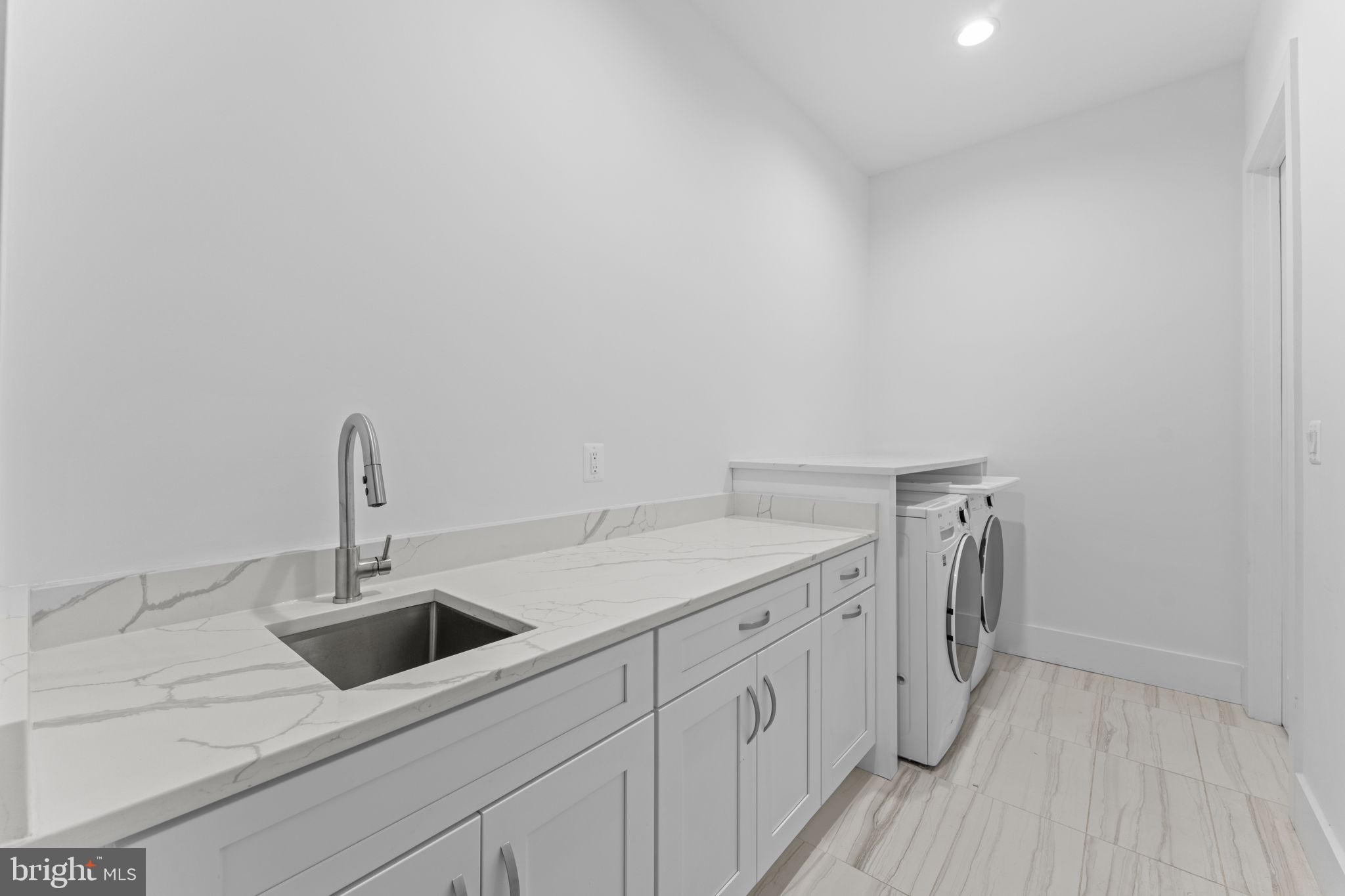 608 Walker Road Great Falls, VA 22066 - Photo 22 of 102 1st Laundry