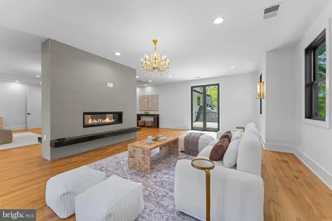 $3,900,000 | 608 Walker Road, Great Falls, VA 22066