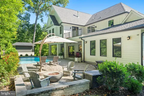$3,900,000 | 608 Walker Road, Great Falls, VA 22066