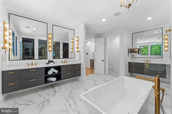 $4,100,000 | 608 Walker Road, Great Falls, VA 22066