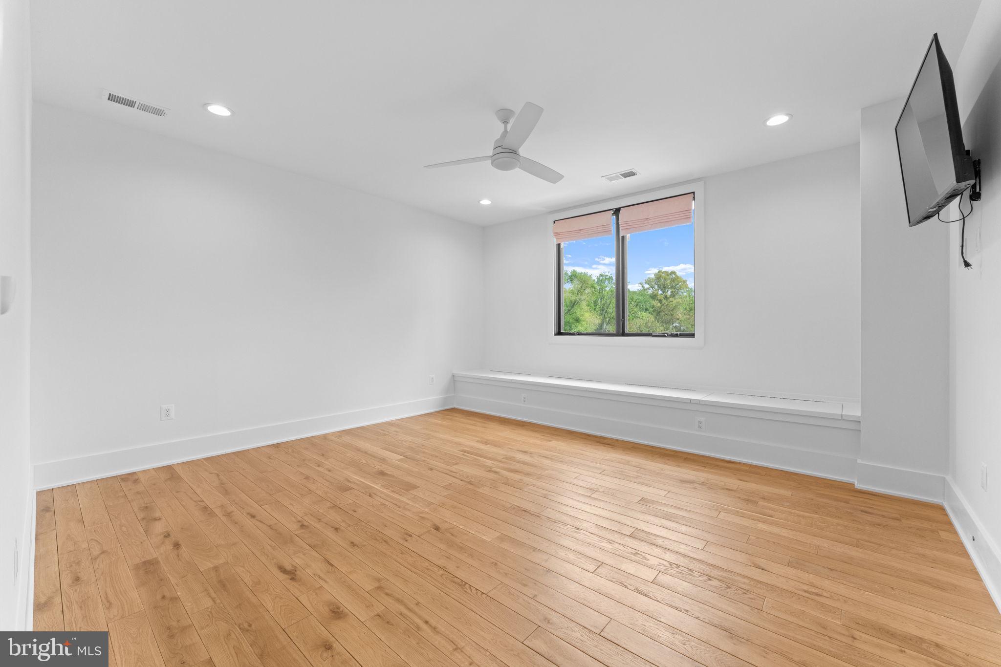 608 Walker Road Great Falls, VA 22066 - Photo 52 of 102