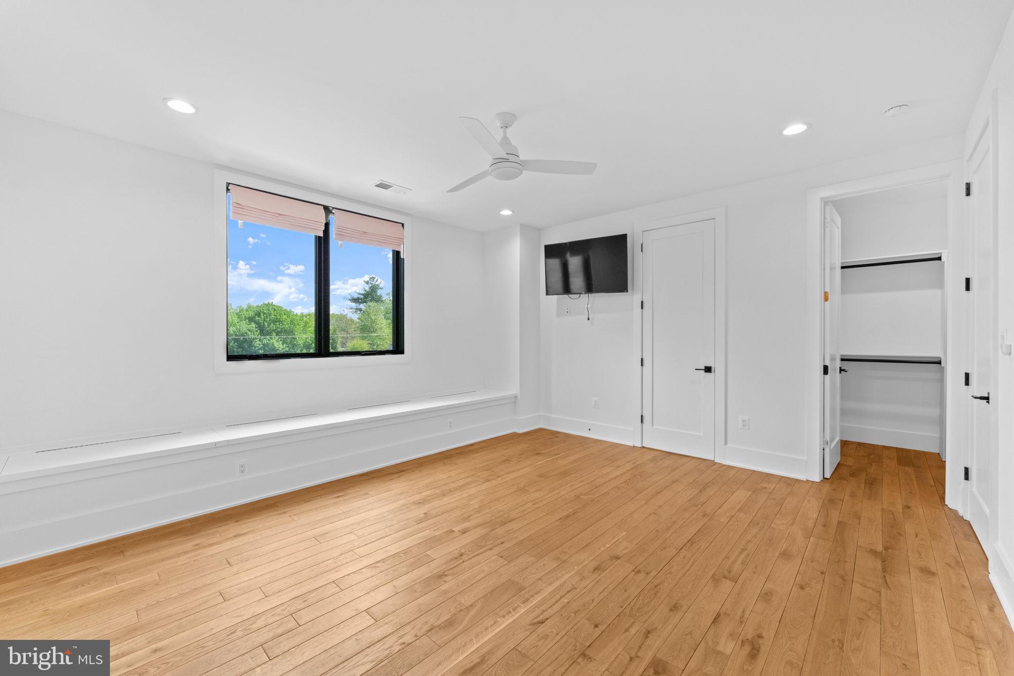 608 Walker Road Great Falls, VA 22066 - Photo 53 of 102