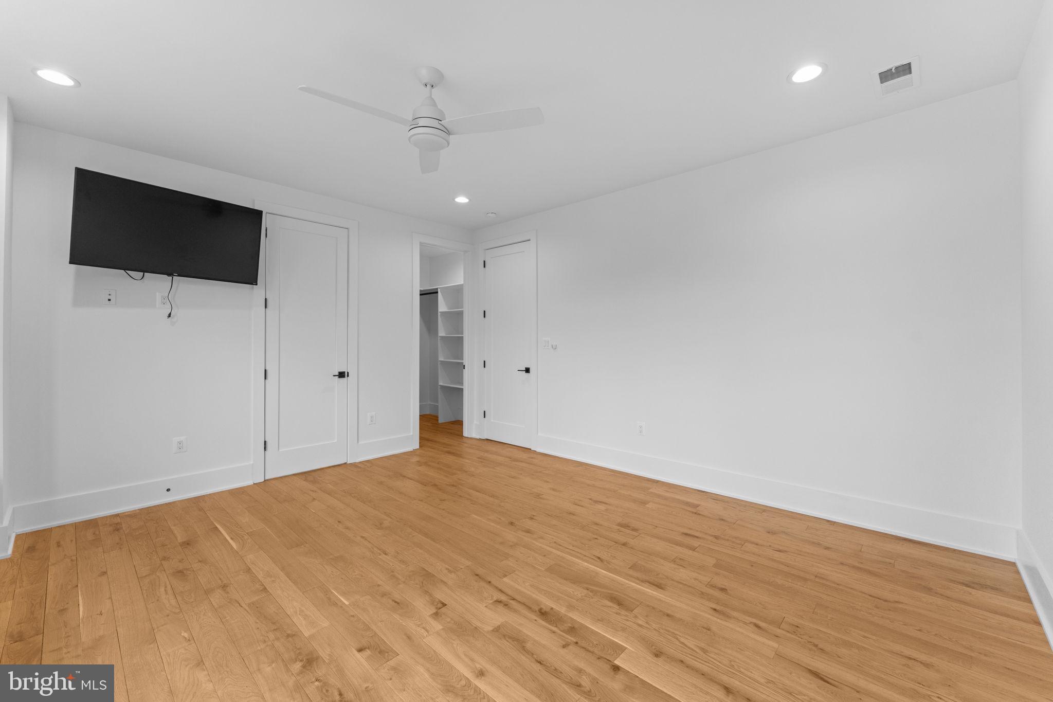 608 Walker Road Great Falls, VA 22066 - Photo 54 of 102