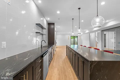 $3,900,000 | 608 Walker Road, Great Falls, VA 22066