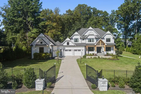 $3,900,000 | 608 Walker Road, Great Falls, VA 22066