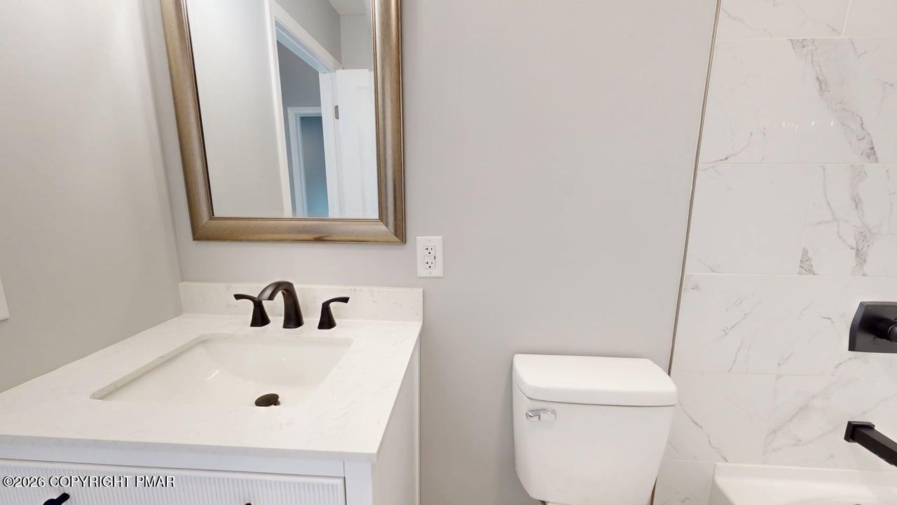 229 Hummingbird Trail Bushkill, PA 18324 - Photo 11 of 24 bathroom