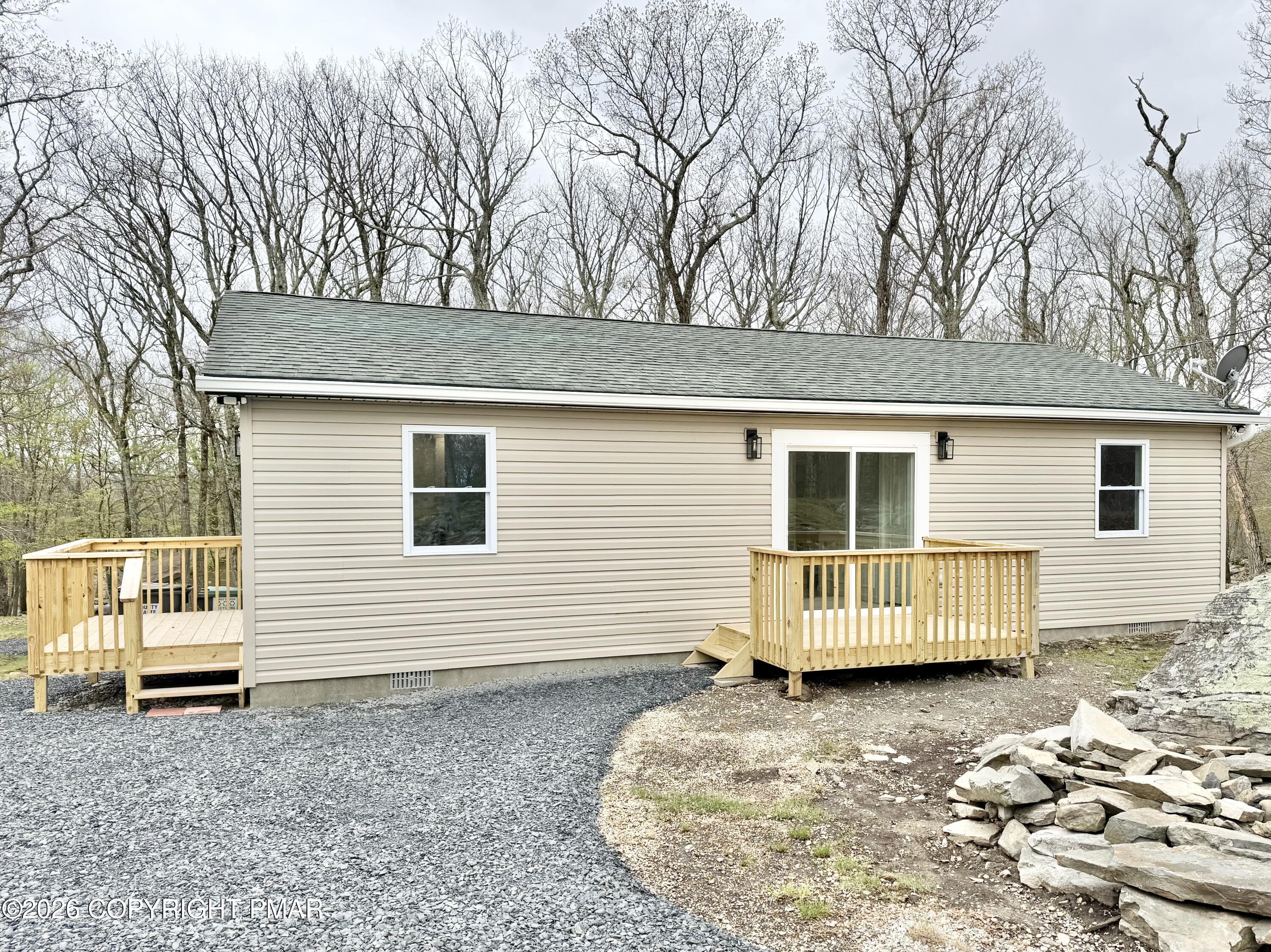 229 Hummingbird Trail Bushkill, PA 18324 - Photo 23 of 24 Front 3