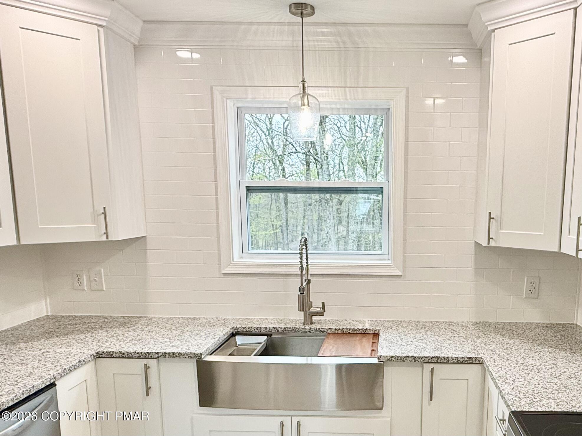 229 Hummingbird Trail Bushkill, PA 18324 - Photo 9 of 24 Farmhouse Sink