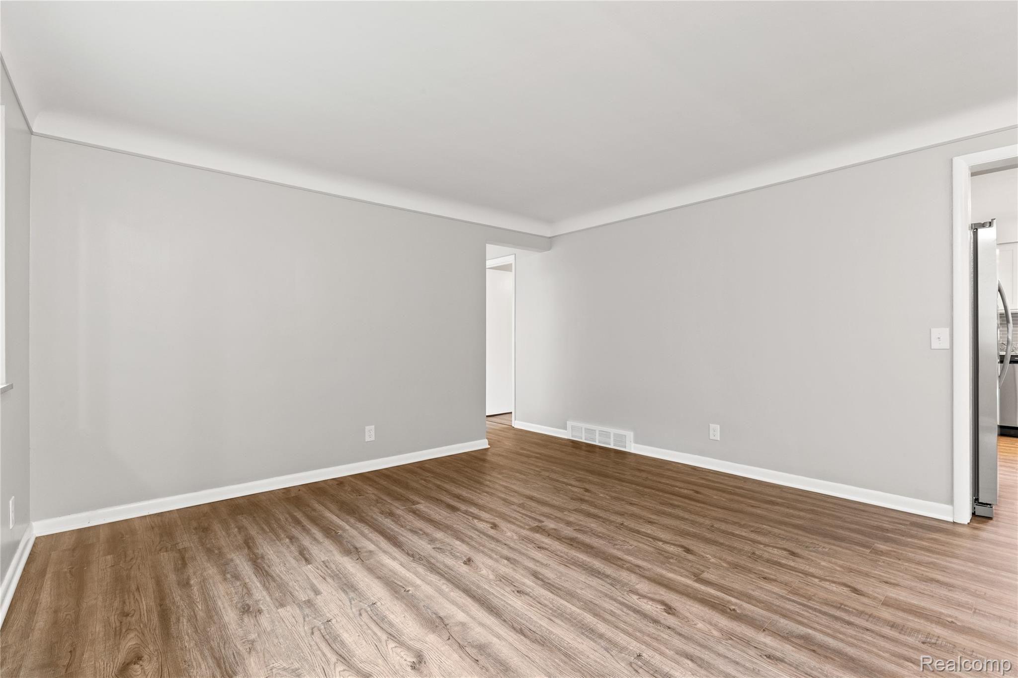 126 South Helen Avenue Rochester, MI 48307 - Photo 4 of 28 126 South Helen Ave-4.jpg