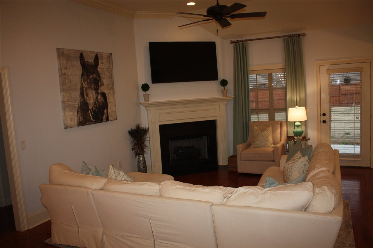 164 Memory Lane Madison, MS 39110 - Photo 9 of 44 Open concept living room