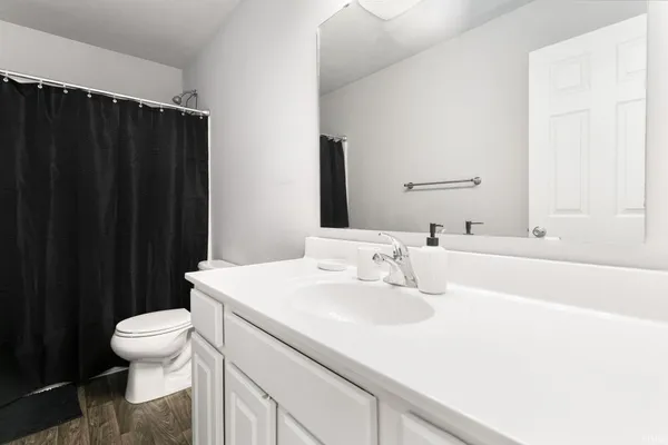 $429,900 | 28592 Golden Pond Trail, Elkhart, IN 46514