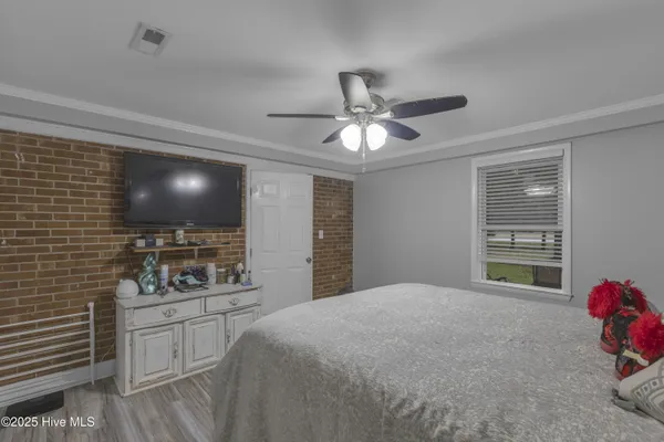 $300,000 | 126 Parkertown Road, Hubert, NC 28539