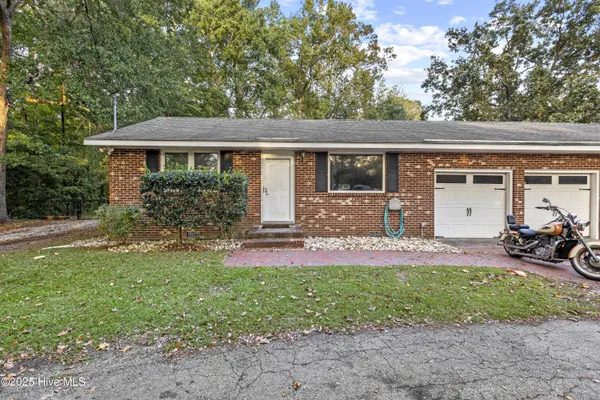 $300,000 | 126 Parkertown Road, Hubert, NC 28539