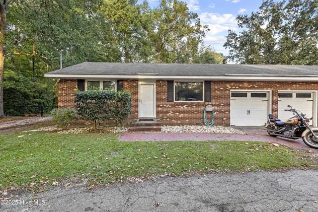 $350,000 | 126 Parkertown Road, Hubert, NC 28539