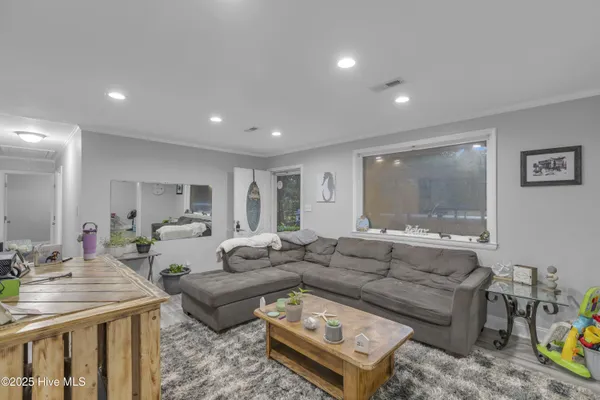 $300,000 | 126 Parkertown Road, Hubert, NC 28539