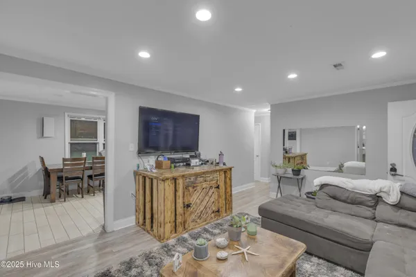 $300,000 | 126 Parkertown Road, Hubert, NC 28539