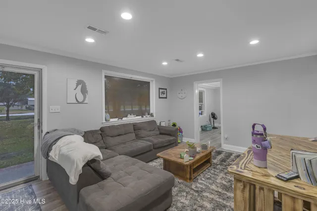 $350,000 | 126 Parkertown Road, Hubert, NC 28539