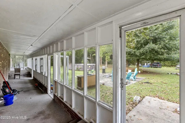 $300,000 | 126 Parkertown Road, Hubert, NC 28539