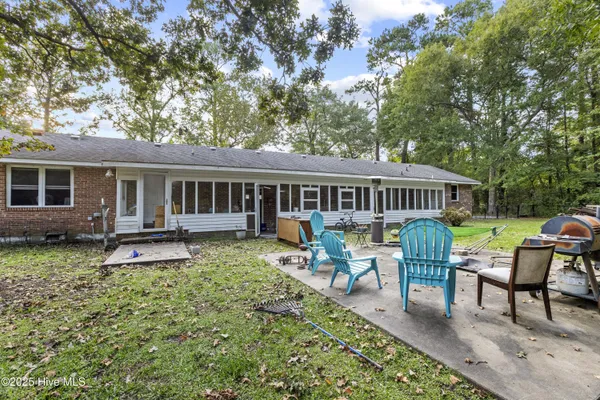 $300,000 | 126 Parkertown Road, Hubert, NC 28539