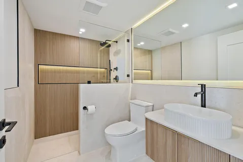 $1,839,000 | 107 Sandal Lane, Unit 1, Palm Beach Shores, FL 33404