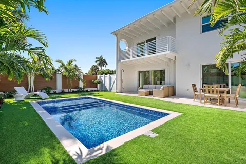 $1,839,000 | 107 Sandal Lane, Unit 1, Palm Beach Shores, FL 33404