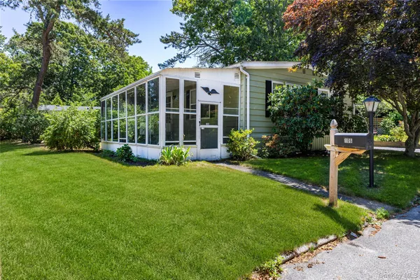 $135,000 | 525 Riverleigh Avenue, Unit 106, Riverhead, NY 11901