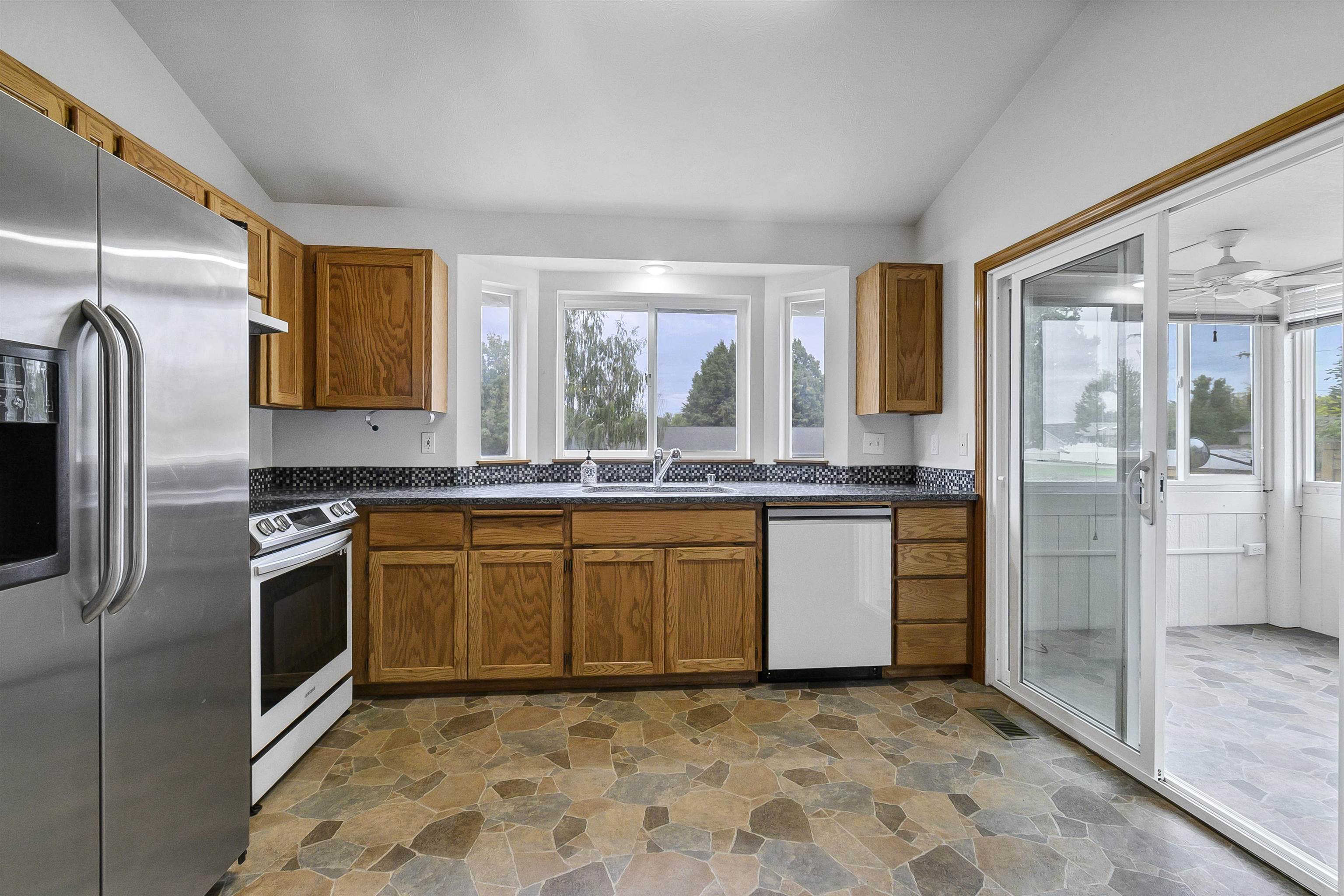 603 Marcella Avenue Cheney, WA 99004 - Photo 8 of 37