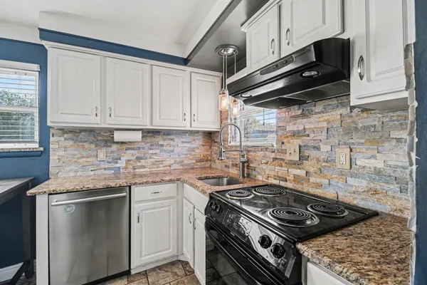 $235,000 | 32015 St Margaret Street, St. Clair Shores, MI 48082